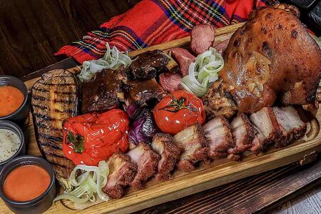 Мясной набор с рулькой