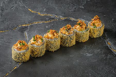 Жареный ролл с Угрем и Томаго