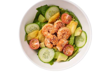 Салат с креветками и манго