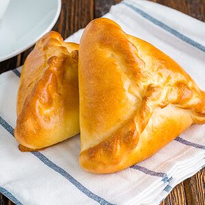 Пирожок с куриной печенью