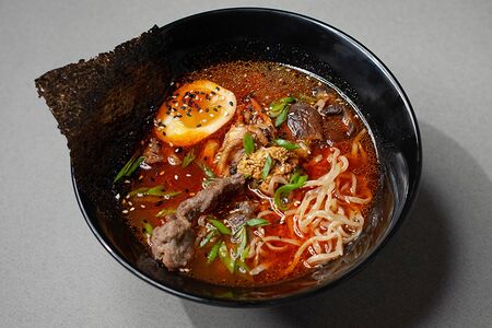 Кимчи рамен с грудинкой