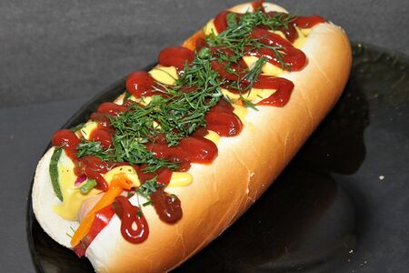 Сытный хот-дог