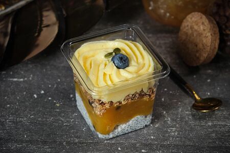 Чиа йогурт с манго