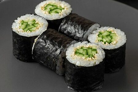 Ролл мини с огурцом