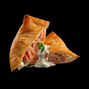 Чебурек с сёмгой и сливочным сыром