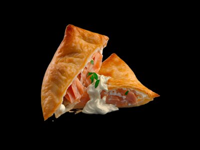 Чебурек с сёмгой и сливочным сыром