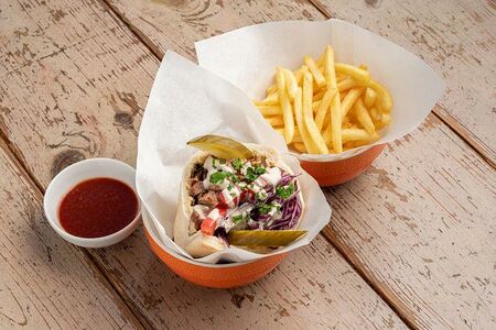 Шварма в пите и картофель фри