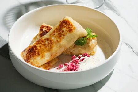 Блины с печеным яблоком и корицей