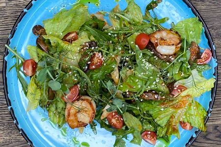 Салат с шиитаке и морепродуктами