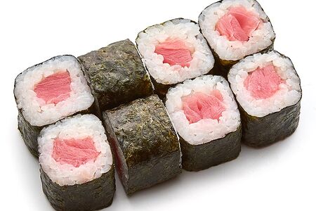 Маки с тунцом