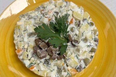 Оливье с говядиной