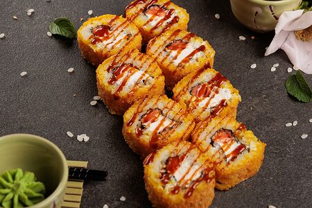 Ролл хрустящий с лососем