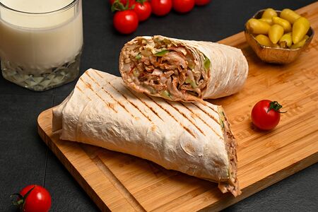 Донер в лаваше с говядиной