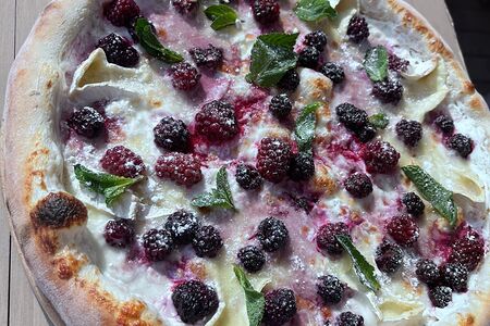 С камамбером и ежевикой