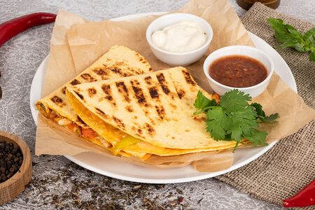 Кесадилья с курицей