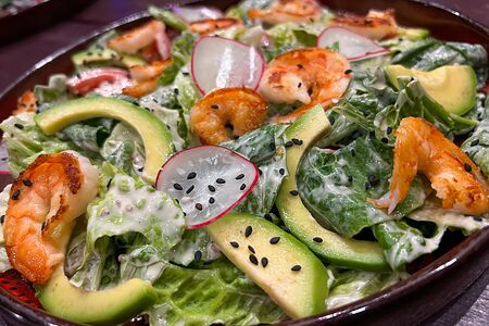 Салат с тигровыми креветками
