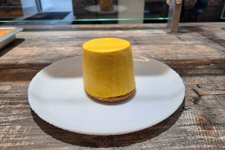 Пироженое Манго-Маракуя