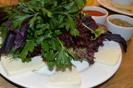 Ассорти зелени с чанахом