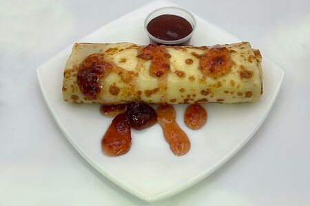 Блинчик с клубничным джемом Махеев