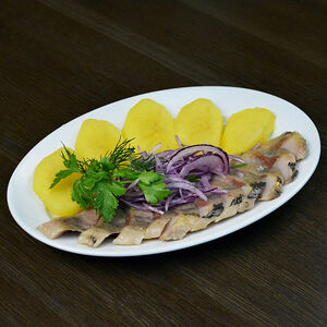 Сельдь с отварным картофелем