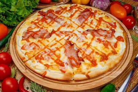 Пицца с беконом