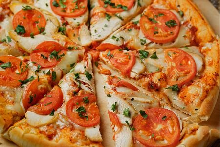 Пицца с курицей