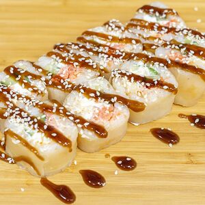 Ролл темпурный Хурумаки с копченым лососем