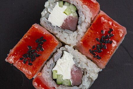 Ролл Филадельфия с тунцом