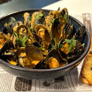 Мидии в соусе том ям