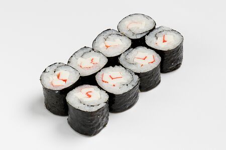 Классический ролл с крабом