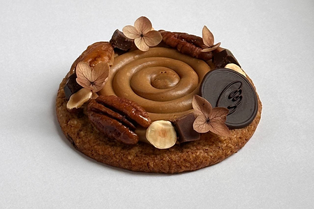 Печенье фундучное со взбитой карамелью