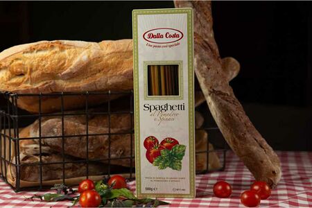 Della Costa Спагетти со шпинатом и томатом