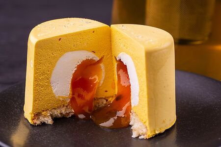 Пирожное манго-маракуйя