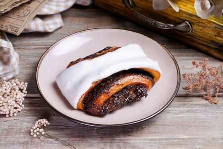 Улитка с маком