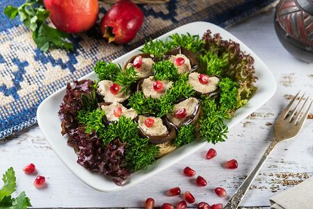 Баклажаны с орехами