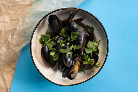 Мидии в белом вине