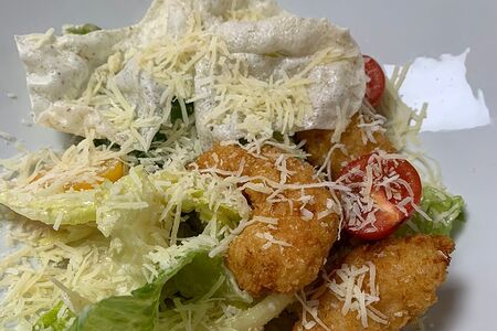 Цезарь с креветкой темпура