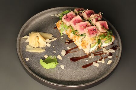 Ролл-салат с татаки из тунца