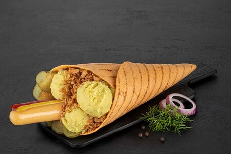 Рулле с Чикен гриль сосиской