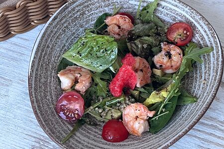 Буррата с томатами