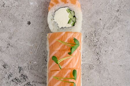 Ролл Филадельфия с авокадо