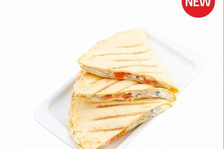 Кесадилья с курицей и томатами