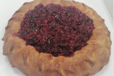 Пирог с брусникой