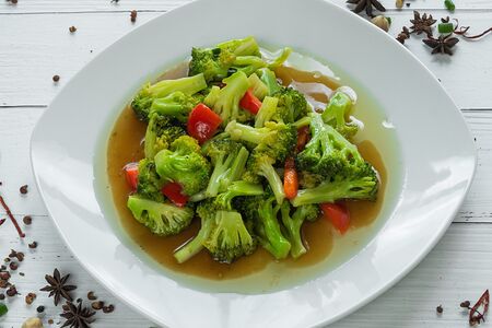 Брокколи с чесноком