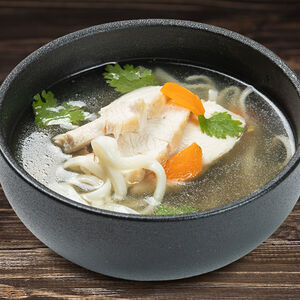 Суп куриный с лапшой