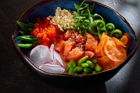 Боул Лосось с соусом юдзу