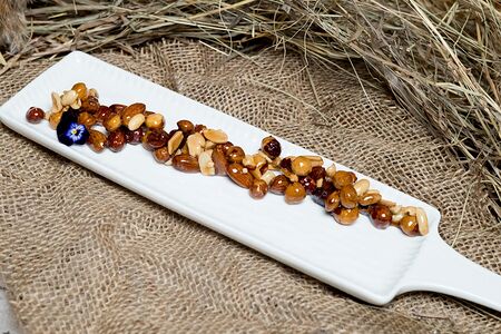 Микс копченых орехов