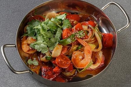 Wok Креветки и кальмары