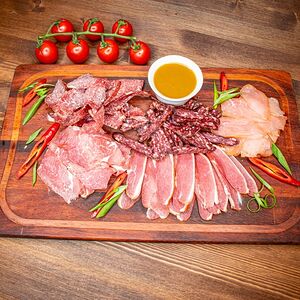 Мясная тарелка