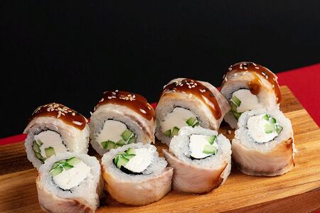 Ролл Ya Канада с угрем и хрустящим огурчиком